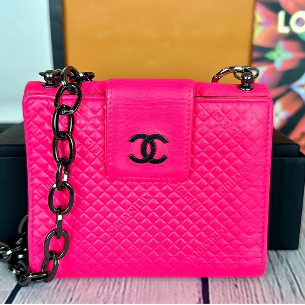 AUTHENTIC CHANEL leather compact wallet crossbody in beautiful custom HOT PINK!!